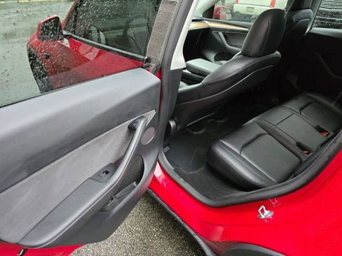 Used 2023 Tesla Model Y Long Range image 18