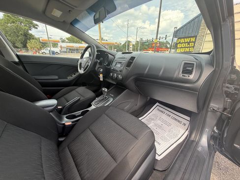 Used 2016 Kia Forte LX FWD image 17