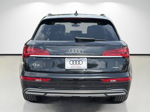 Used 2021 Audi Q5 Prestige AWD/4WD image 4