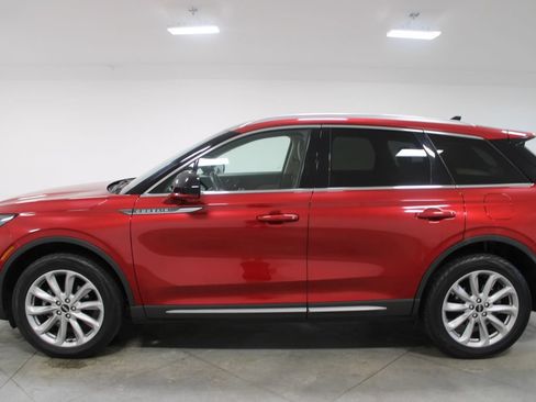 Used 2021 Lincoln Corsair AWD w/ Premium Package image 6