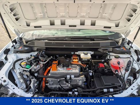 New 2025 Chevrolet Equinox EV LT image 34