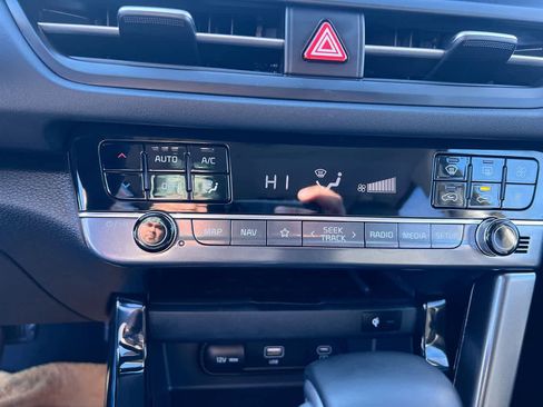 Certified 2024 Kia Seltos SX AWD/4WD image 19