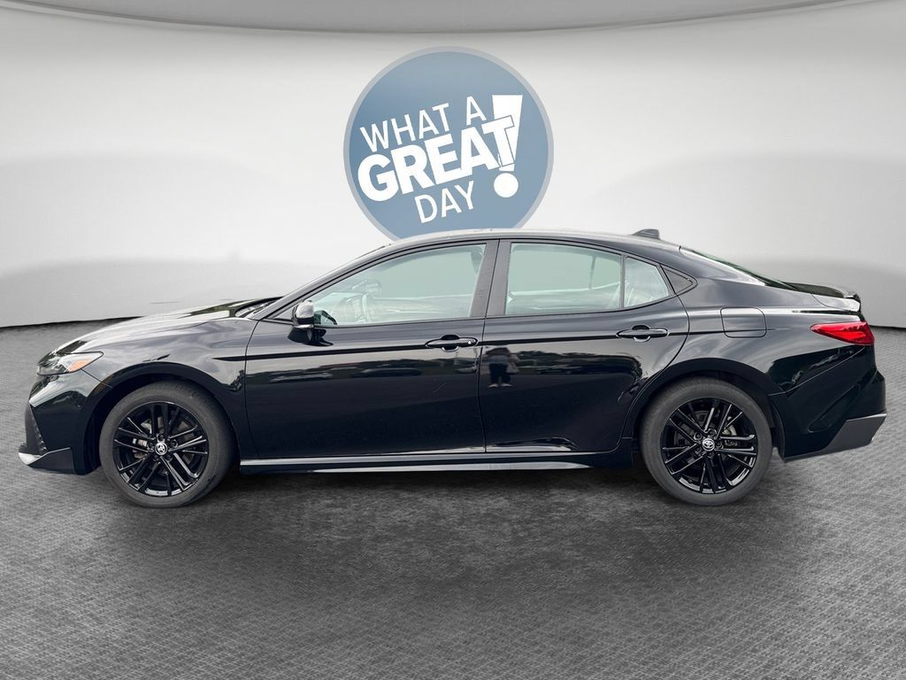 Used 2025 Toyota Camry SE w/ Convenience Package AWD/4WD image 7