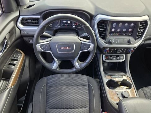 Certified 2023 GMC Acadia SLE image 17