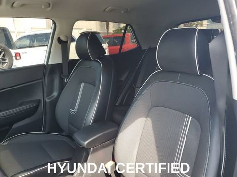 Certified 2023 Hyundai Venue Limited FWD image 11