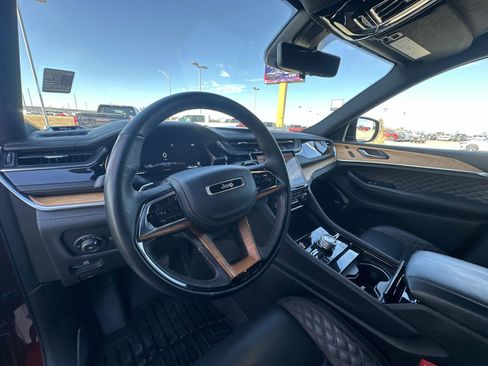 Used 2024 Jeep Grand Cherokee L Summit image 10