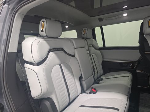 Used 2024 Rivian R1S Adventure AWD/4WD image 23