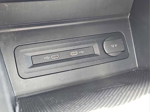 Used 2023 Volkswagen Atlas Cross Sport SE w/ Panoramic Sunroof Package AWD/4WD image 28
