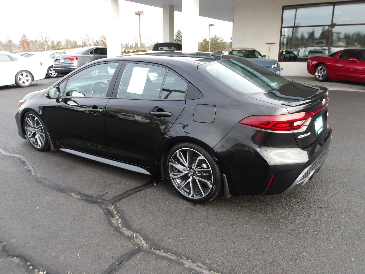 Used 2020 Toyota Corolla SE FWD image 3