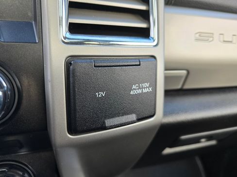 Used 2017 Ford F250 Lariat w/ Lariat Ultimate Package image 17