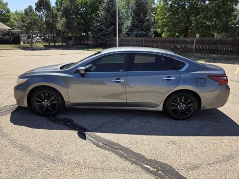 Used 2018 Nissan Altima 2.5 S w/ S Convenience Package FWD image 2