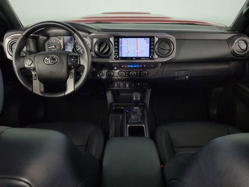 Used 2022 Toyota Tacoma TRD Sport w/ TRD Premium Sport Package AWD/4WD image 27