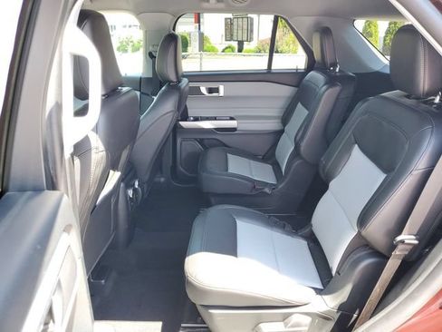 Used 2023 Ford Explorer XLT w/ Equipment Group 202A AWD/4WD image 30