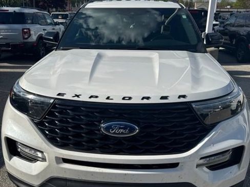 Used 2023 Ford Explorer ST-Line w/ Class IV Trailer Tow Package AWD/4WD image 4