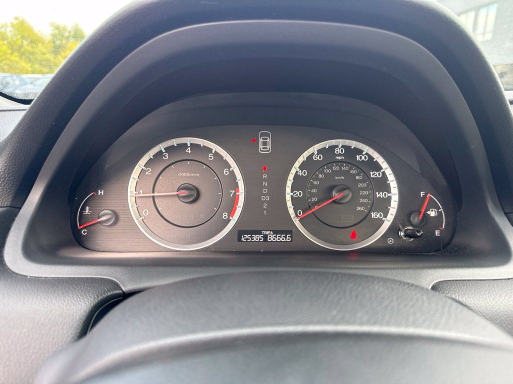 Used 2011 Honda Accord EX-L image 23