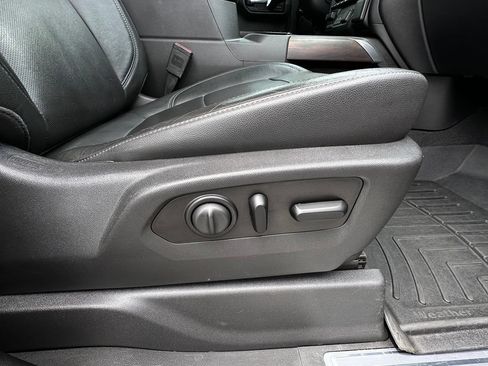 Used 2020 GMC Sierra 1500 SLT w/ SLT Premium Plus Package AWD/4WD image 13