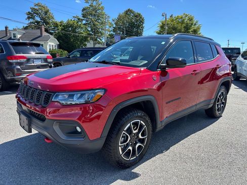 Certified 2026 Jeep Compass Trailhawk AWD/4WD image 7
