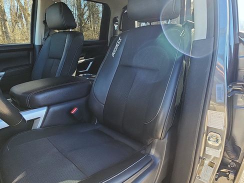Used 2019 Nissan Titan PRO-4X image 19