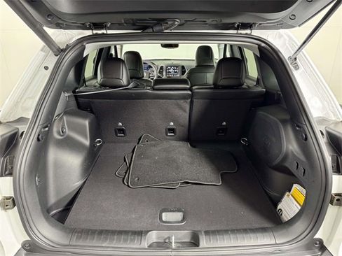 Used 2023 Jeep Cherokee Altitude Lux w/ Lux Elite Package image 14