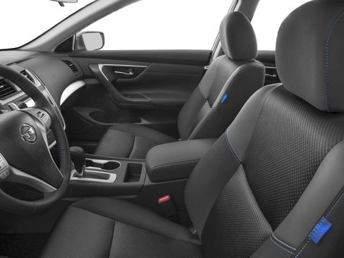 Used 2017 Nissan Altima 2.5 SR w/ Midnight Edition Package image 6