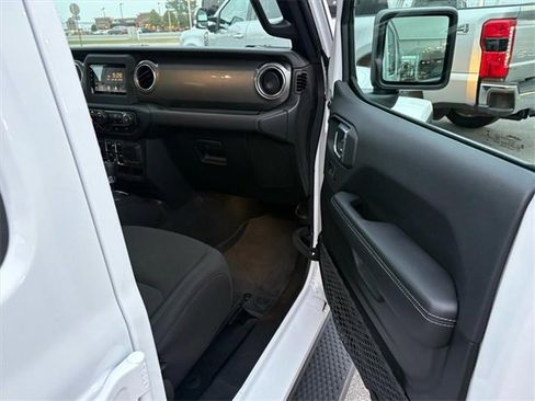 Used 2021 Jeep Wrangler Unlimited Sahara w/ Cold Weather Group image 20