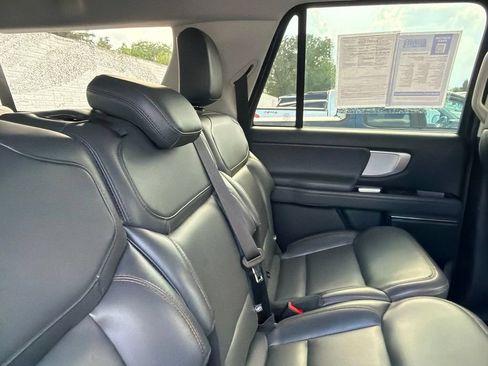 Used 2025 Ford Expedition Max Active AWD/4WD image 17