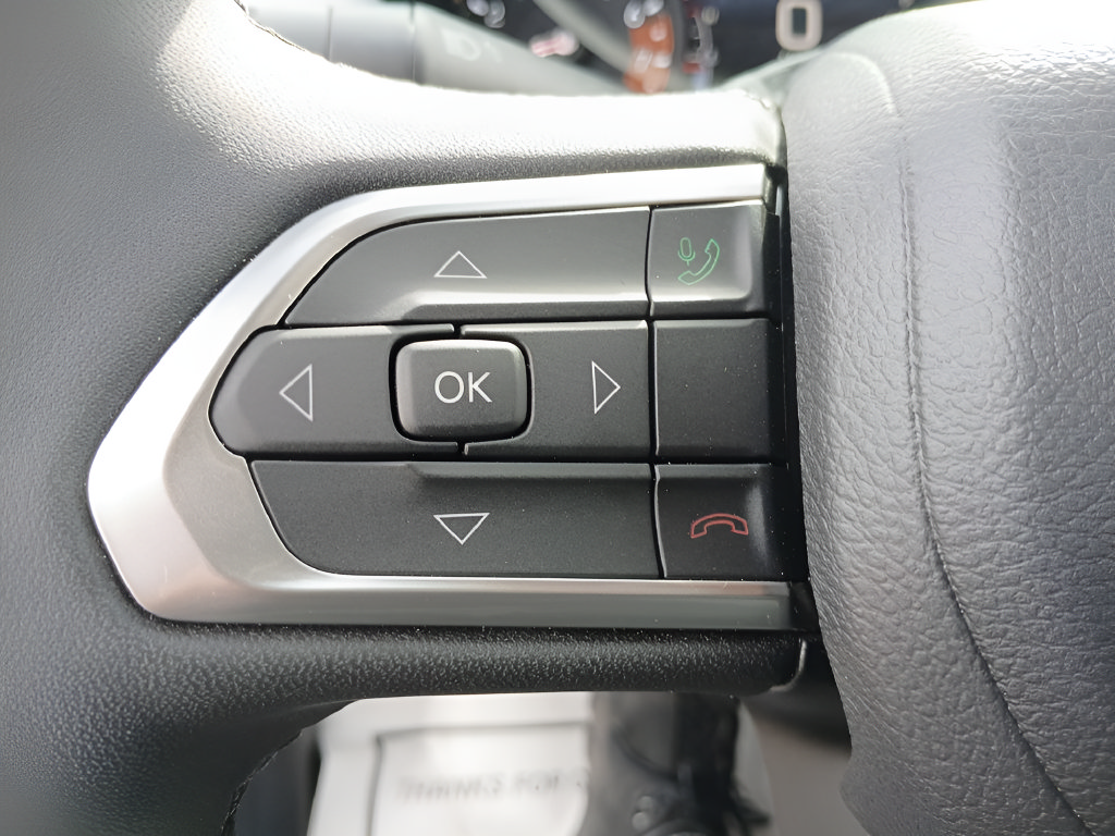 Used 2025 Jeep Compass Limited AWD/4WD image 25