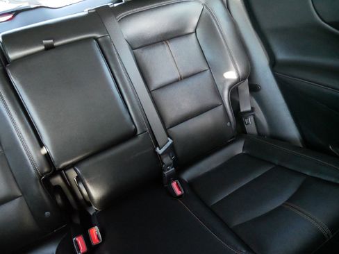 Used 2023 Chevrolet Equinox Premier image 14