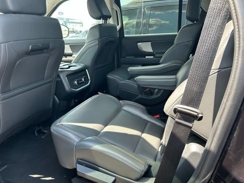 Used 2025 Ford Expedition Active RWD image 8