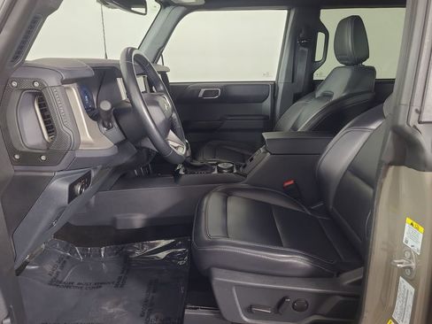 Used 2025 Ford Bronco Outer Banks image 18