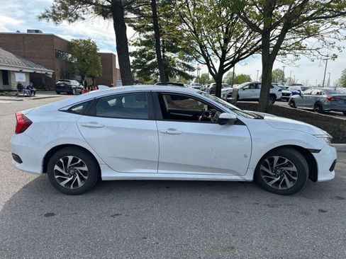 Used 2017 Honda Civic EX image 5