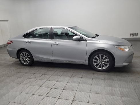 Used 2017 Toyota Camry XLE FWD image 11
