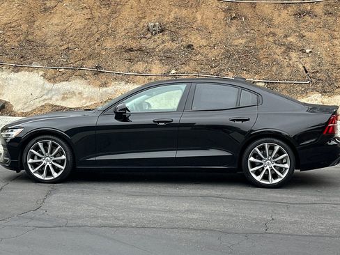 Used 2019 Volvo S60 T5 Momentum w/ Premium Package FWD image 7