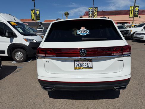 Used 2024 Volkswagen Atlas SE AWD/4WD image 4