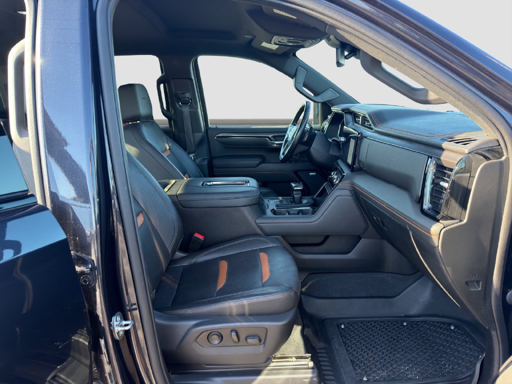 Used 2022 GMC Sierra 1500 AT4 w/ AT4 Preferred Package AWD/4WD image 18