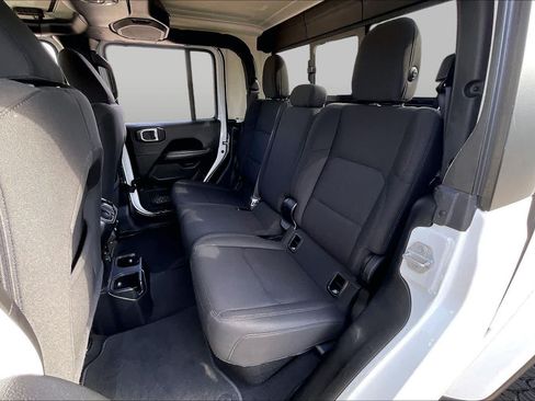 Used 2020 Jeep Gladiator Overland AWD/4WD image 20