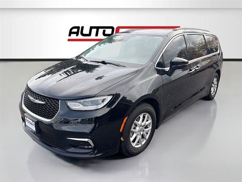 Used 2022 Chrysler Pacifica Touring-L image 3