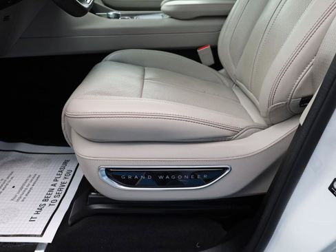 Used 2023 Jeep Grand Wagoneer 4WD image 7
