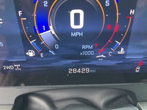 Used 2025 Chevrolet Traverse LT image 12