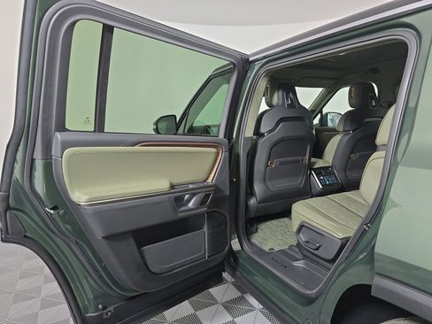Used 2023 Rivian R1S Adventure AWD/4WD image 17