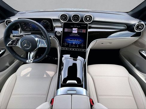 Certified 2025 Mercedes-Benz GLC 300 image 16