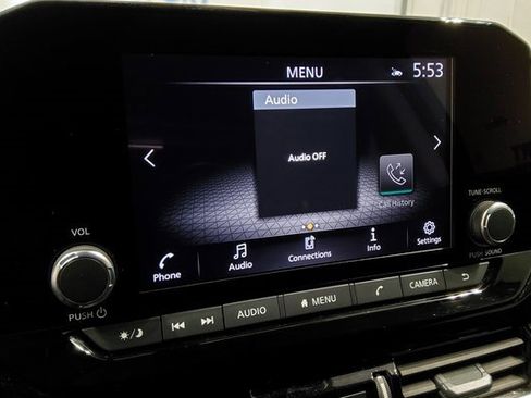 Used 2024 Nissan Pathfinder SV image 19