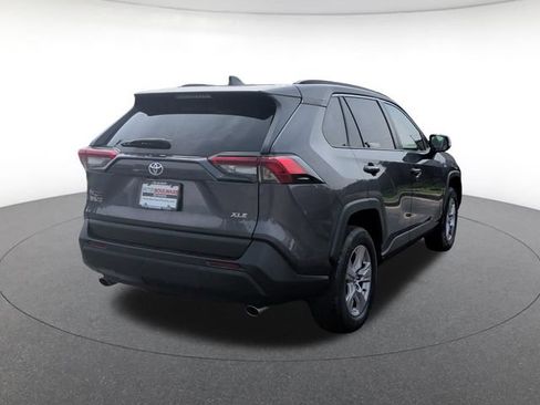 Used 2022 Toyota RAV4 XLE FWD image 5