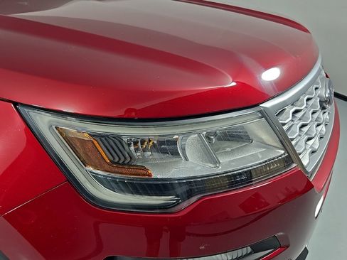 Used 2017 Ford Explorer Platinum image 10