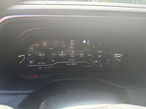Used 2022 GMC Yukon Denali AWD/4WD image 9