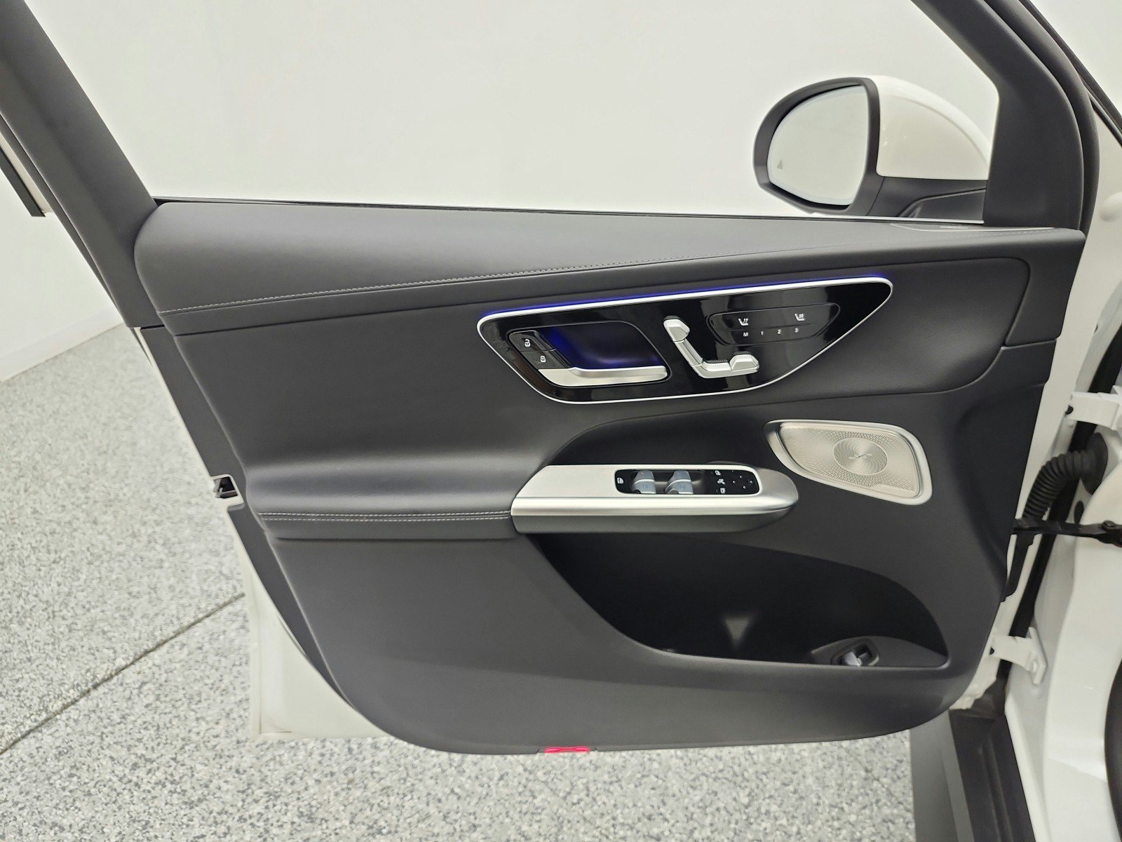 Used 2024 Mercedes-Benz GLC 300 image 14