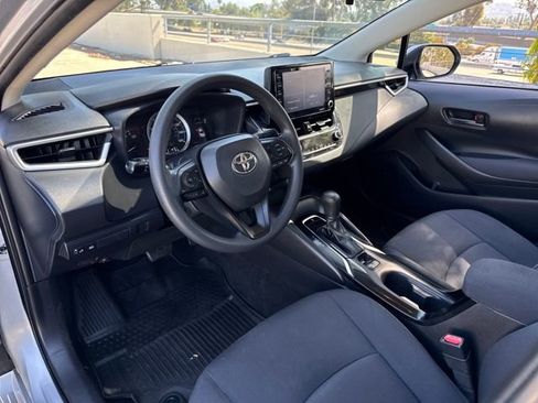 Used 2022 Toyota Corolla LE image 6
