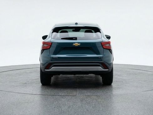 Used 2025 Chevrolet Trax LT w/ LT Convenience Package FWD image 7