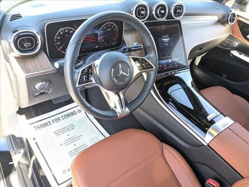 Used 2024 Mercedes-Benz GLC 300 image 10