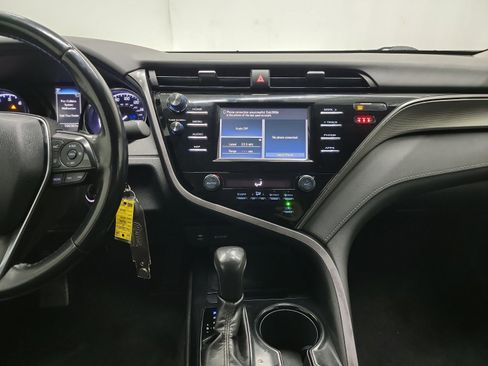 Used 2019 Toyota Camry SE w/ Carpet Mat Package image 20